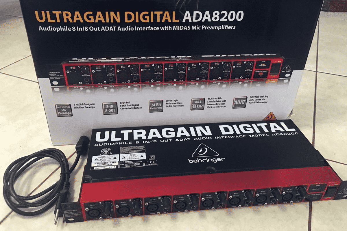 Behringer ADA8200 Ultragain packaging